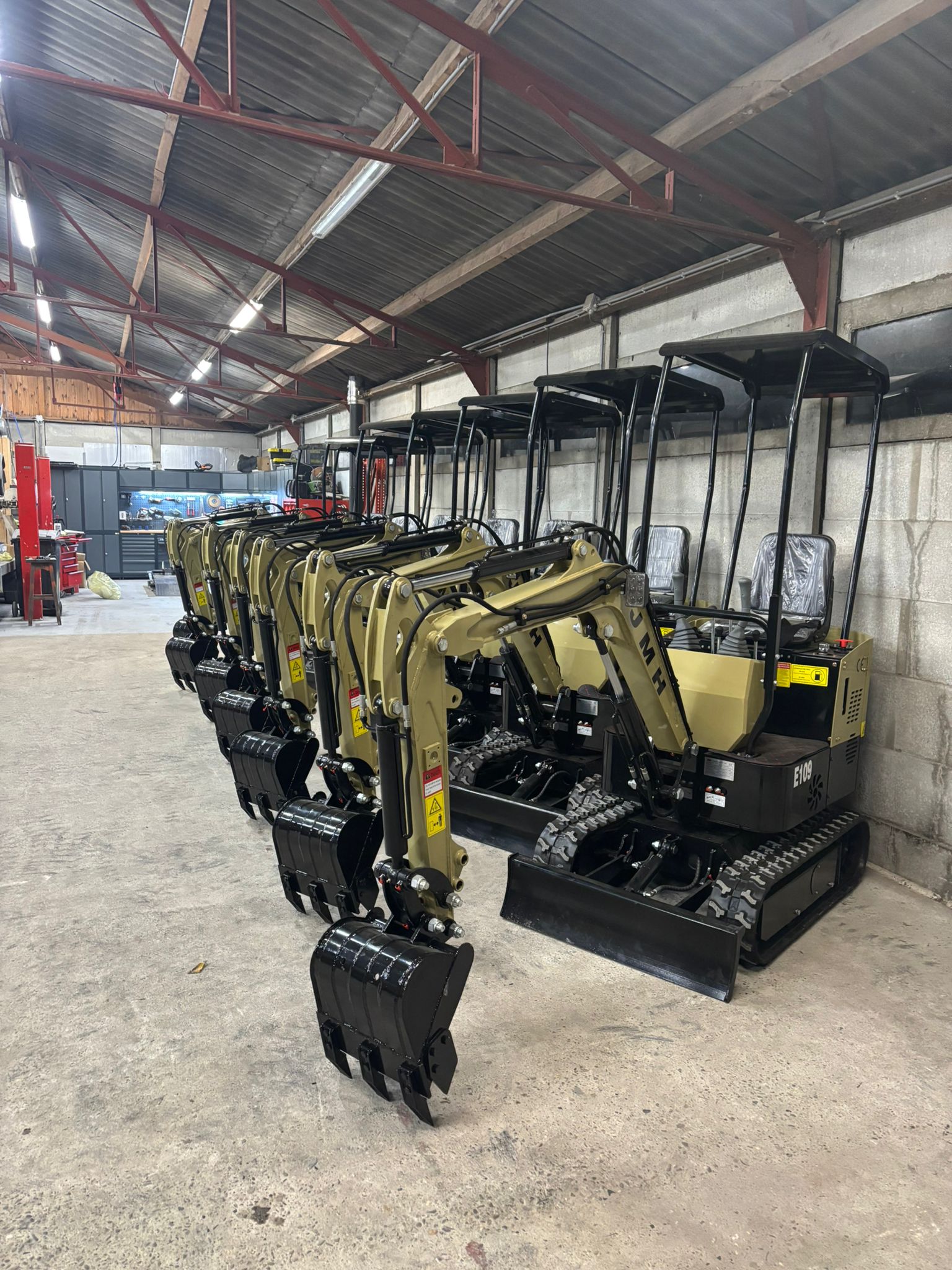JMH minigraver 1000kg met zwenkgiek - Afbeelding 8