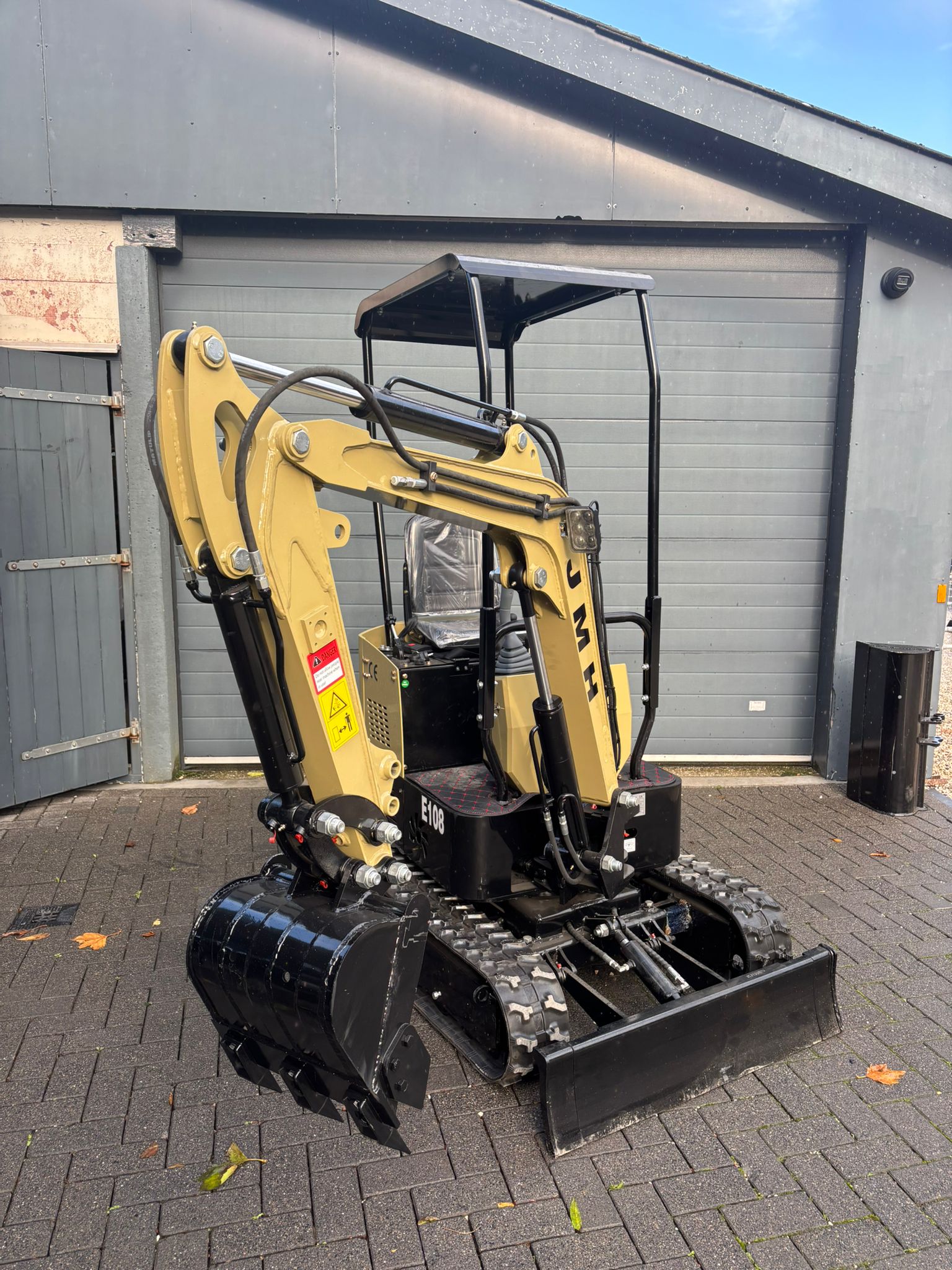 JMH minigraver 1000kg met zwenkgiek - Afbeelding 5
