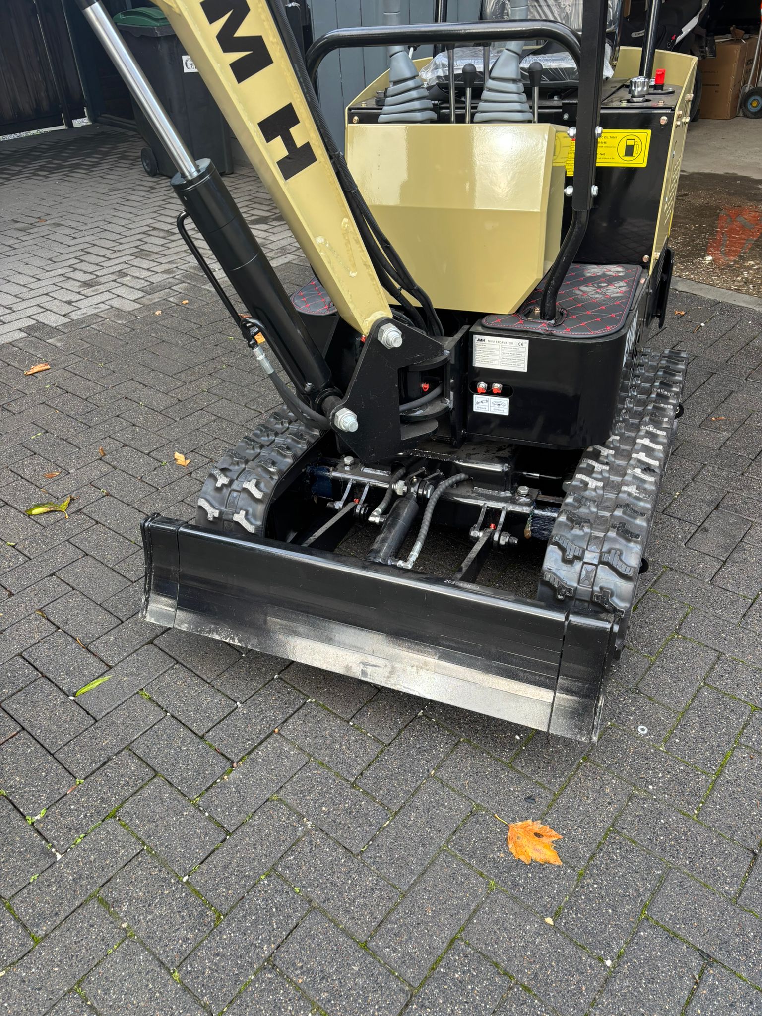 JMH minigraver 1000kg met zwenkgiek - Afbeelding 3