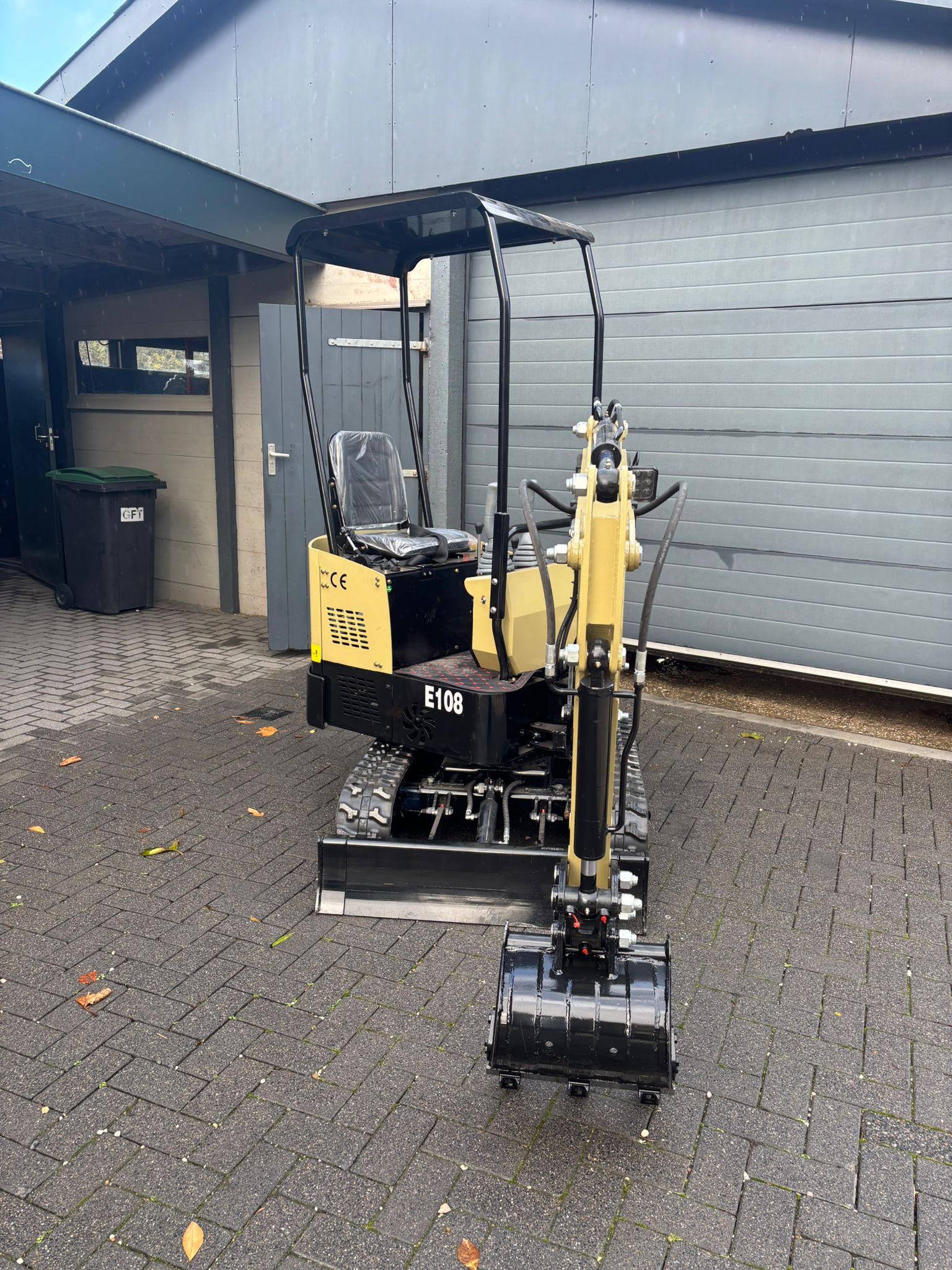 JMH minigraver 1000kg met zwenkgiek - Afbeelding 2